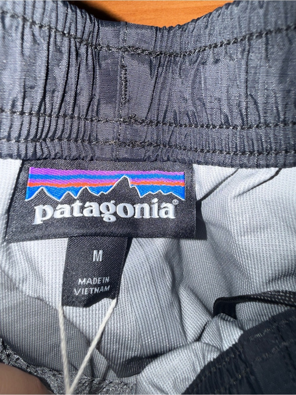 NWOT Patagonia waterproof rain pants - Picture 3 of 4